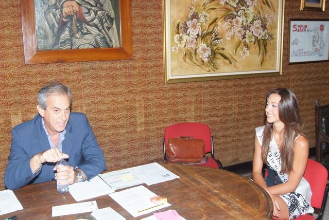 incontro con sindaco di avola 22ago08 (2)_ridimensionare.JPG